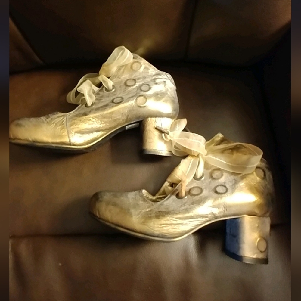 Papucei Italian leather heeled shoes